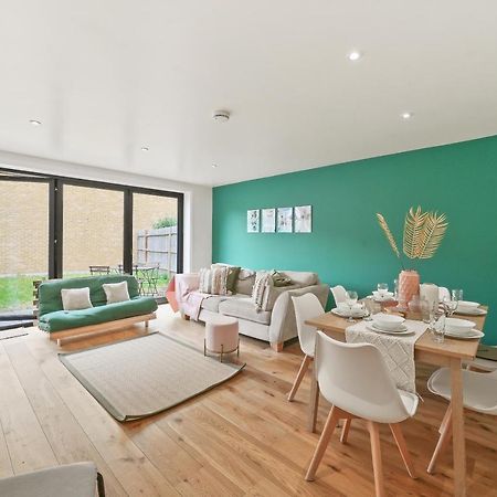 Lovely 4 Bed With Ensuite Free Wifi Off Street Parking In Sutton Morden  Dış mekan fotoğraf